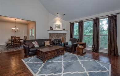  
4 Willow Bank Cir Bentonville, AR 72712