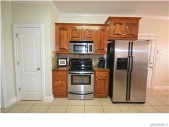 Kitchen - Door leads to pantry