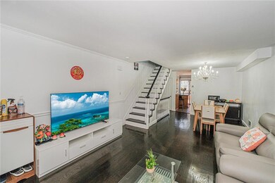 119 Skyline Dr, Staten Island, NY 10304 - photo 7