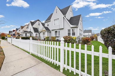 188-31 Lewiston Ave, St. Albans, NY 11412 - photo 3