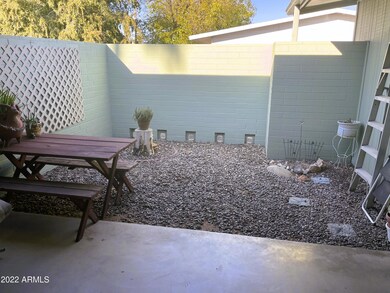 10882 W Santa fe Dr, Sun City, AZ 85351 - photo 6