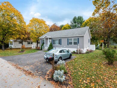 17 Circlefield Dr, Nashua, NH 03062 - photo 2