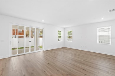 6216 29th St N, St. Petersburg, FL 33702 - photo 4