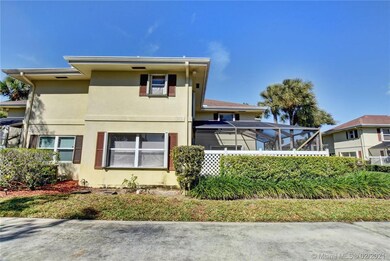 30 Clinton Ct unit B, Royal Palm Beach, FL 33411 - photo 4