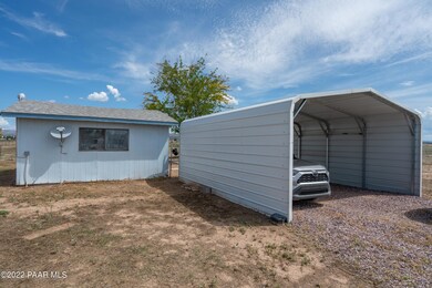 2050 W Curtis Ranch Rd, Paulden, AZ 86334 - photo 6