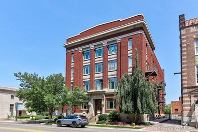 1-web-or-mls-17-w-10th-st-410