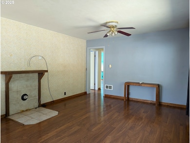 47880 W 2nd St, Oakridge, OR 97463 - photo 3