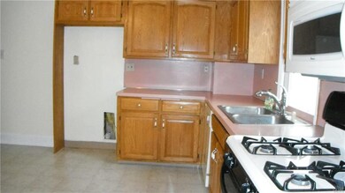 54 W Ettwein St, Bethlehem, PA 18018 - photo 2