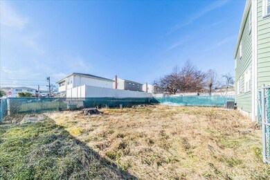 713 Franklin Dr, Perth Amboy, NJ 08861 - photo 6