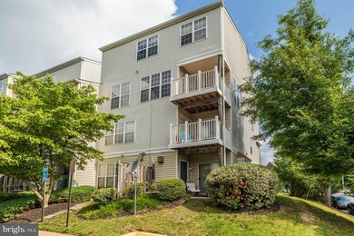 8165 Halley Ct unit 302, Lorton, VA 22079 - photo 5