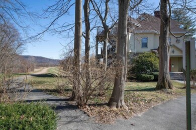 90 Pomeroy Terrace unit 5, Northampton, MA 01060 - photo 2