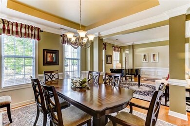 Formal Dining Room with Tray Ceiling