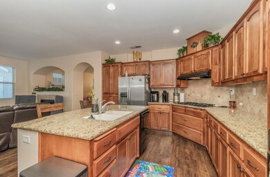 121222-1021-Simonian-Ave-Fowler-CA-10