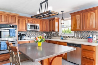 9500 W Thurston Ct, Yorktown, IN 47396 - photo 7