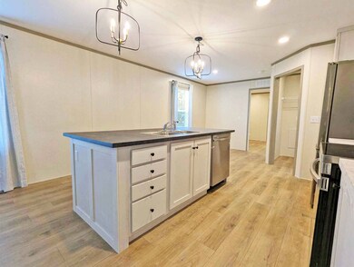 1354 Chateau Cir unit 31, Findlay, OH 45840 - photo 3