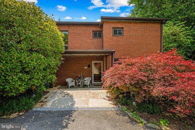 6003 Lakehurst Dr unit 3, Baltimore, MD 21210 - photo 2