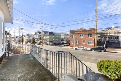 576 Avenue E unit 2, Bayonne, NJ 07002 - photo 2