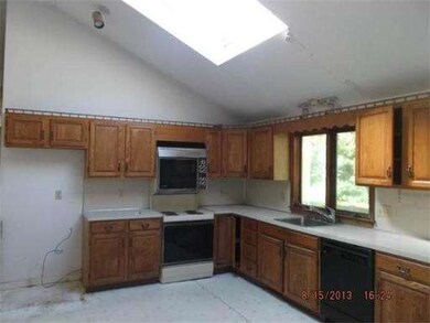 21 Loring Dr, Ashland, MA 01721 - photo 2