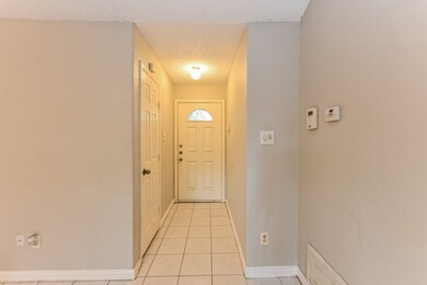 14111 Sandy Point Ln, Houston, TX 77066 - photo 3