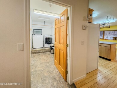502 Rangeview-03