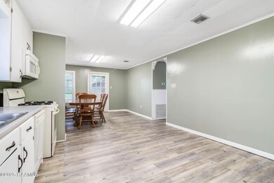 7-web-or-mls-865 E Venable-7