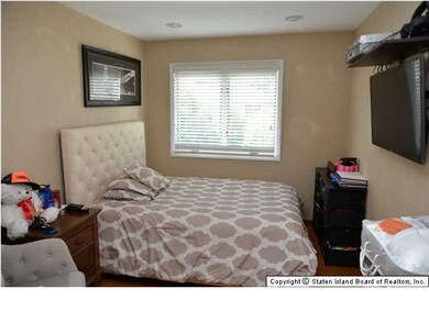 23 Flagship Cir, Staten Island, NY 10309 - photo 6