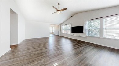 10224 Lothbury Cir, Fishers, IN 46037 - photo 4