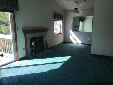 806 Cambridge Manor Dr, Schenectady, NY 12302 - photo 2