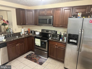 8607 Hamilton Ct, Manassas Park, VA 20111 - photo 5