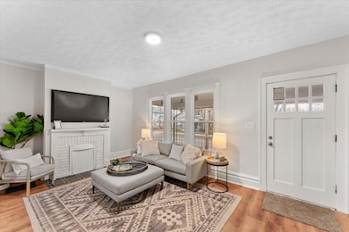 129 S Hague Ave, Columbus, OH 43204 - photo 2