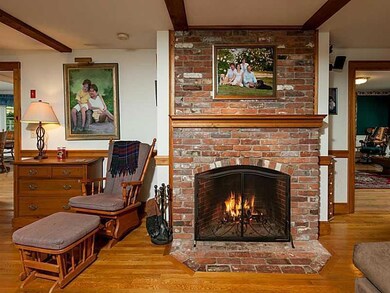 Family Room. Warm Up To The Wood...