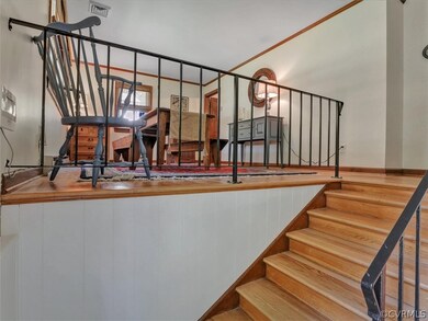 10401 Hollyberry Dr, North Chesterfield, VA 23237 - photo 2