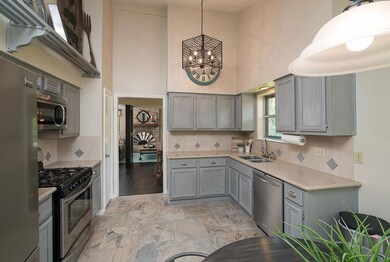 1305 Yorkshire Dr, Friendswood, TX 77546 - photo 4