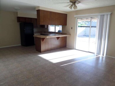 Kitchen Familyroom2