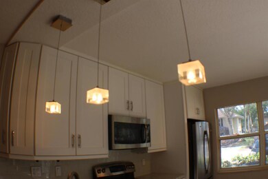 34 Clinton Ct unit C, Royal Palm Beach, FL 33411 - photo 5