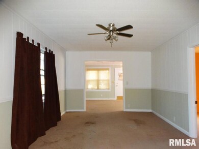 2912 Hobson Ave, Davenport, IA 52802 - photo 5