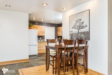 Dining & Kitchen