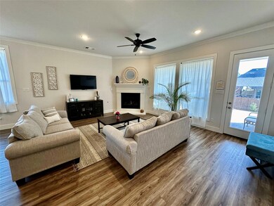 8136 Woods Ln, North Richland Hills, TX 76182 - photo 7