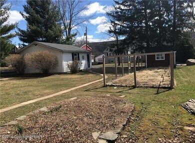 1212 Center St, Jim Thorpe, PA 18229 - photo 2