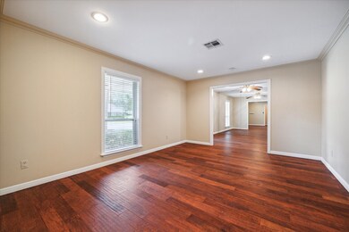 12130 Queensbury Ln, Houston, TX 77024 - photo 4