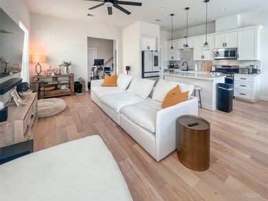 No carpet, all LVP light oak floors through out