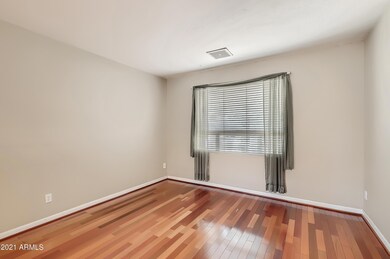 4-716730050-06 Living Room