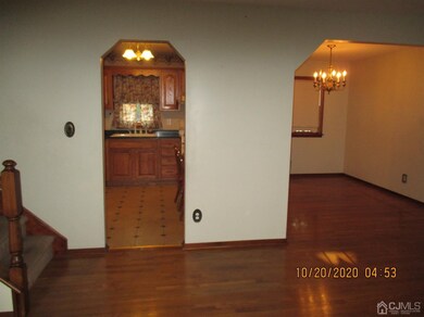 671 Franklin Dr, Perth Amboy, NJ 08861 - photo 5