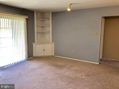 561 Shetland Ct unit 561, Sewell, NJ 08080 - photo 3