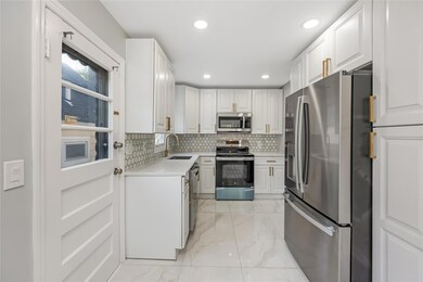 594 Fenworth Blvd, Franklin Square, NY 11010 - photo 6