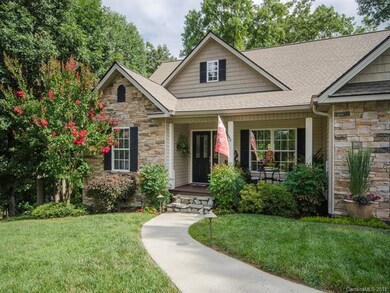 145 Baton Ln, Hendersonville, NC 28792 - photo 3