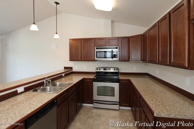 Beautiful Cabinets and Spacious Breakfas