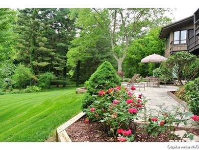 212 Carobeth Dr, Jacksonville, IL 62650 - photo 4