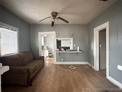 812 W 6th St, Okmulgee, OK 74447 - photo 4