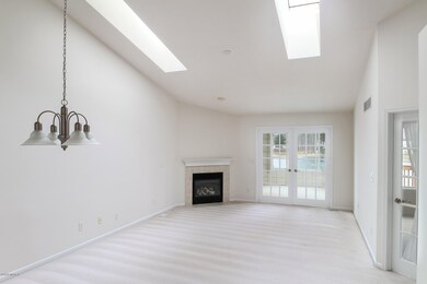 007-Living_Room-5577868-medium